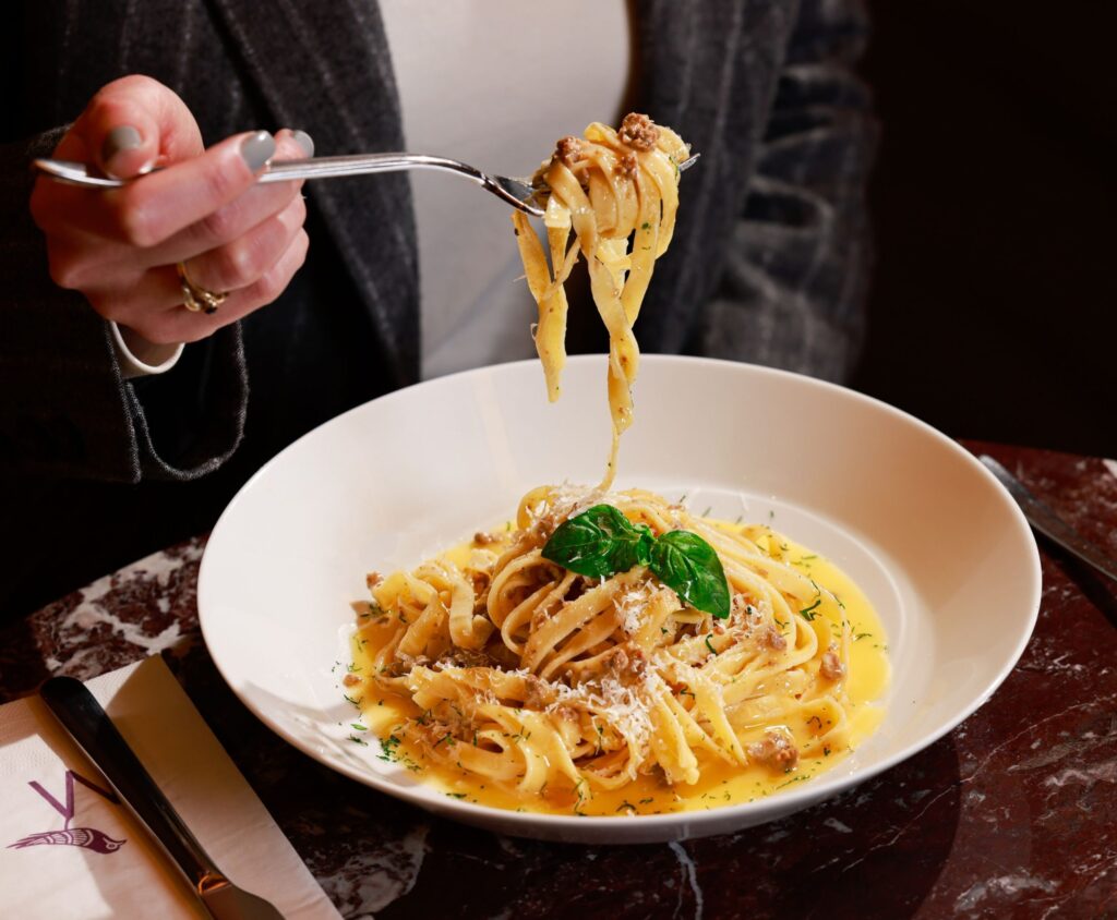 Parmesanlı fettuccine makarna